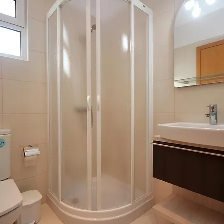 Villa 1 فيلة