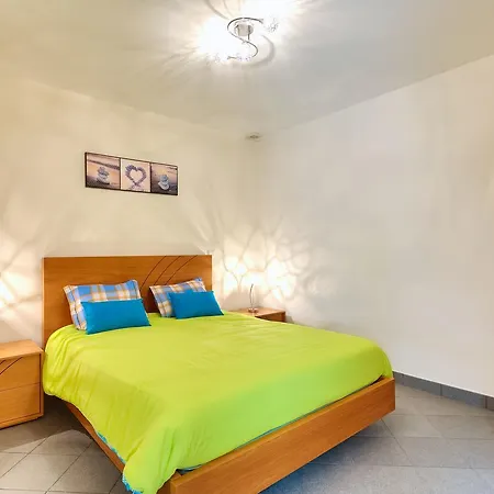Villa 1